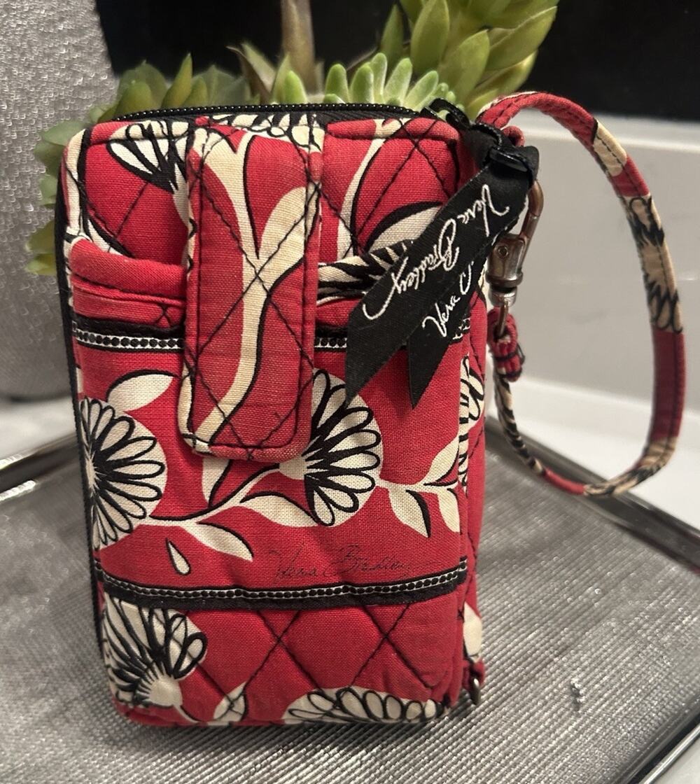 Vera Bradley Carry it All Wristlet Deco Daisy (Retired Pattern)
